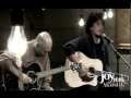Pinhani - Çok Aşık (JoyTurk Akustik) klip izle