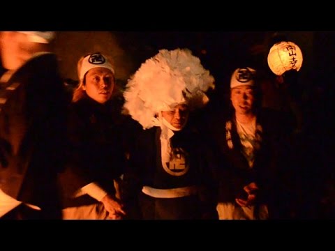 岡山の奇祭、走るゴーサマがお遊び 逃げなきゃ不幸に