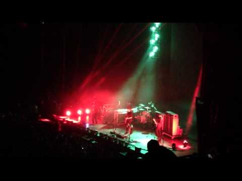 QOTSA Fun Machine San Francisco April 17, 2014