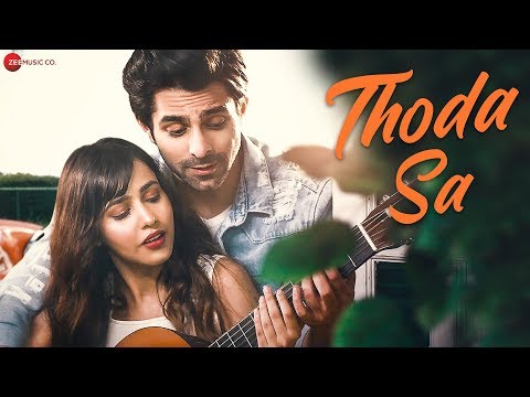 Thoda-Sa-Lyrics--Kabir-Pancholi-,-Shariva-Parulkar-