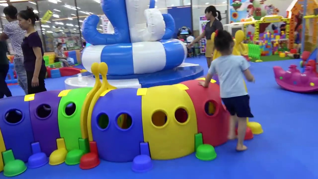 Learn colors with Baby cute and many toys - Educational Indoor Playground Videos for Kids - Abckidtv