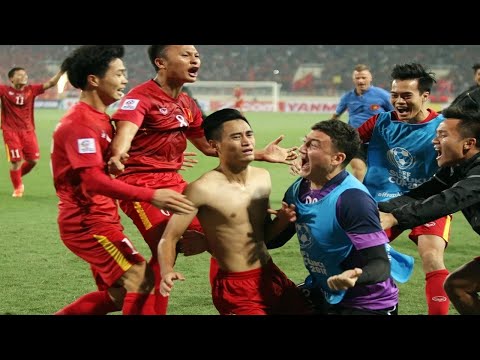 Trận Chiến 10 Đấu 11 Và Cơn Thịnh Nộ Của Đoàn Quân SAO VÀNG Việt Nam | Bóng Đá Việt