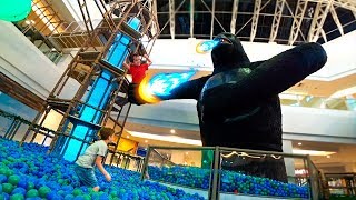 Paulinho Salva o Toquinho do Gorila Gigante da Piscina de Bolinhas