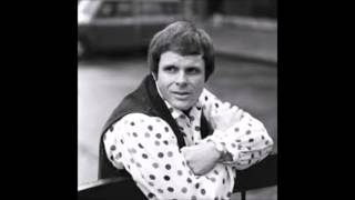 Watch Del Shannon She Thinks I Still Care video