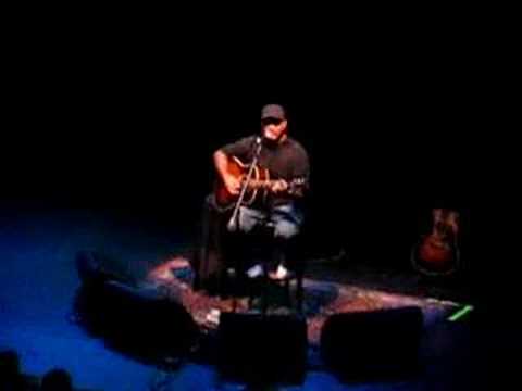 Aaron Lewis of Staind