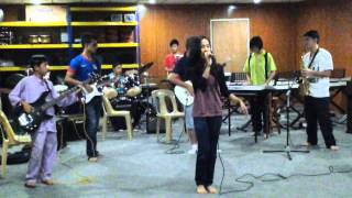 Eeqah & Old School Delegates Cover Lebih Indah