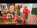 SURPRISING FAMILY WITH THE BEST CHRISTMAS PRESENTS EVER!