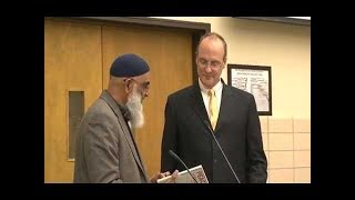 Video: Which is more violent, the Quran or Bible? - Shabir Ally vs Douglas Jacoby