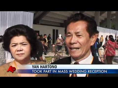 Thousands at Mass Wedding Reception in Indonesia