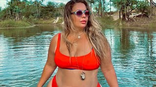 Curvy Plus Size Model Fluvia Lacerda | Stunning Social Media Personality | Fashion | Bio | Figure