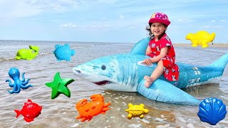 Leah Is Playing Sand And Toys Kids Play On The Beach