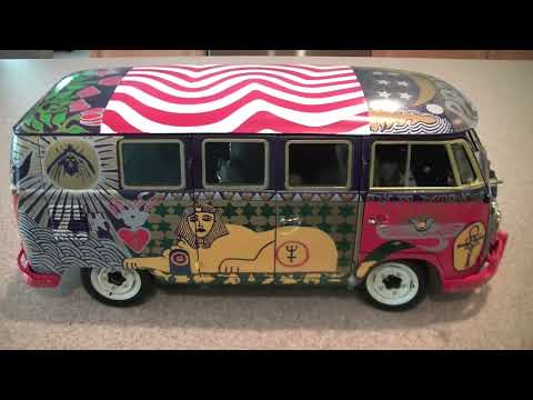 Sun Star 112 Scale 1969 Volkswagen Kombi Woodstock Diecast Model Bus