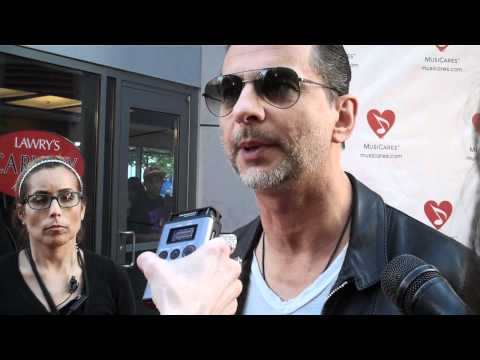Leader of Depeche Mode Dave Gahan at MusiCares Benefit2MP4