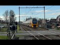 Treinen in Heiloo, onbewaakte spoorwegovergang en Alkmaar noord-Menno stoop