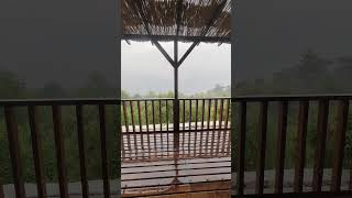 Dağ Evinde Yağmur
