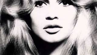 Watch Brigitte Bardot Tu Veux Ou Tu Veux Pas video