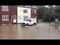 Videos: Fuertes inundaciones golpean el Reino Unido