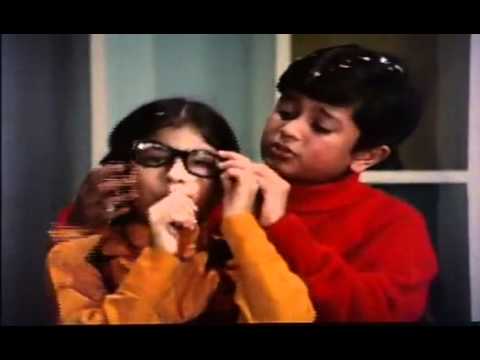Phoolon ka taron ka sabka khna ..h...