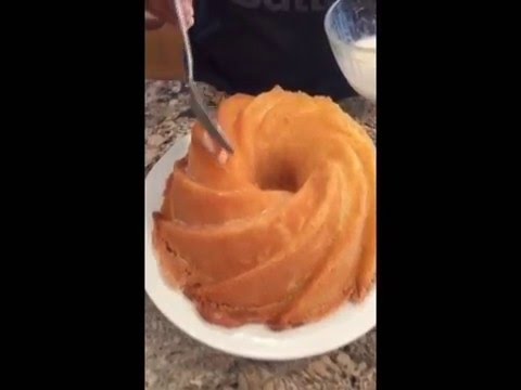 VIDEO : how to make a 7-up pound cake - jocelyn delk adams of grandbabyjocelyn delk adams of grandbabycakes(http://www.grandbaby-jocelyn delk adams of grandbabyjocelyn delk adams of grandbabycakes(http://www.grandbaby-cakes.com) shows how ...