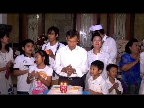 Made Mangku Pastika Rayakan Ulang Tahun ke - 63 Secara Sederhana
