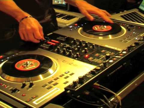 DJ CERLA ON THE NUMARK NS7: SCRATCH+FX