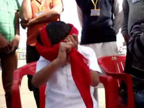 Turban Tying By child ( Age Only 6 year Good Turban Style Plz Prmote Everyone