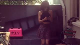 Nesrin Cavadzade Mini Etek Show