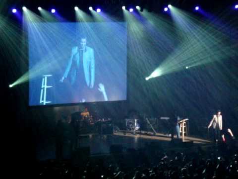 Atif Aslam Live Singing Tu Jaane Na....Washington D.C. 2010