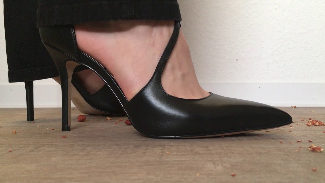 Chainsmoker mistress killer high heels