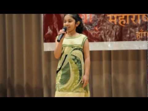 Karishma Patade singing Yeu Kashi Tashi Mi Nandayala