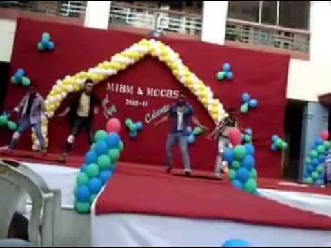Dance performance on tera hi jalwa humko peeni hai and jeene...