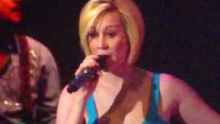 Watch Kellie Pickler Rocks Instead Of Rice video