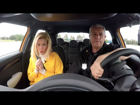 Maggie Civantos, se pone a prueba en un reto de conducción evasiva - CentÃmetros Cúbicos