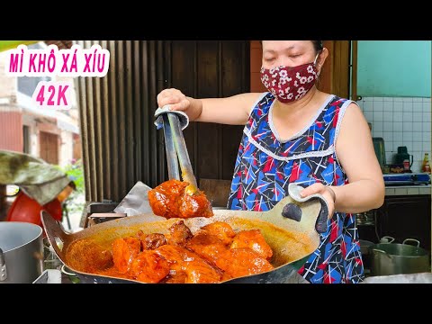 Mì Khô Xá Xíu Người Hoa 32 năm | Chủ quán chia sẻ bí quyết nấu cực ngon