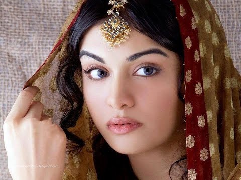 Broken Heart sad urdu poetry in female voiceYaadein *HD* 1080p...