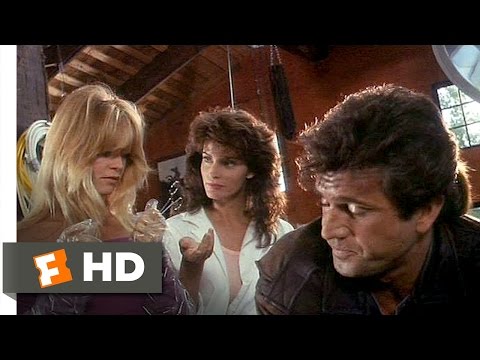  Mel Gibson visits an old flame Joan Severance who removes the bullet 