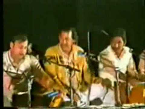 〖Dayar-e-Ishq main〗Nusrat Fateh Ali Khan ;Enhanced Audio...