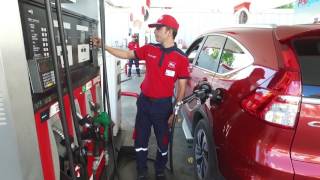 Faruk Süren Ile Yolda Giderken Petrol Ofisinden Öde-Geç Ile Araçtan Çıkmadan Yakıt Alımı Yaptık