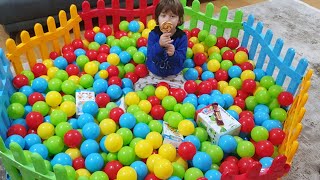Fatih Selime sürpriz yaptık top havuzunun içine oyuncakları sakladık renkli topl
