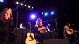Watch Suzy Bogguss Hammer Nail video