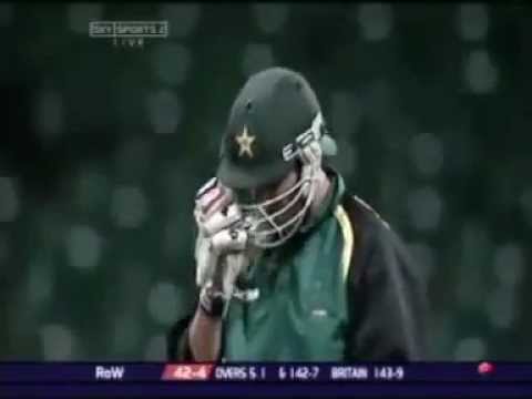 Afridi hitting 8 runs in one ball !!!!!!!!!!!!!!!