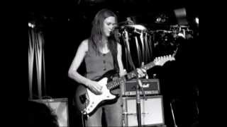 Watch Juliana Hatfield Ugly video