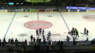Sebastian Karlssons otäcka huvudtackling på Magnus Kahnberg - Hela incidenten | 11-11-05 |
