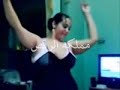 مصرية جامدة فشخ بترقص بصدرها على اغنية جيشنا العظيم اوكا واورتيجا - رقص منازل مصري يوتيوب 2014