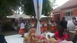 African Beautybooty Shaking