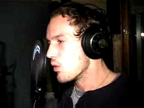 Patrick Wilson singing Bright Lights Big City