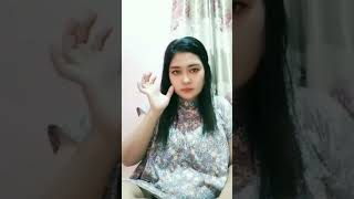 Duduk Santai Di Atas Bantal 4P3M T3Mb3M