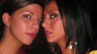 Watch 2cento2 Karike video