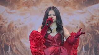 Eleisharosete Sings Full Of Emotion