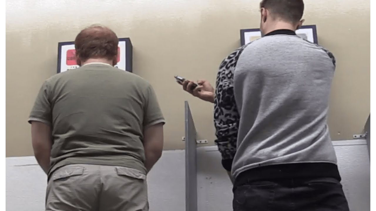 Fingering till public toilet zealand fan compilation